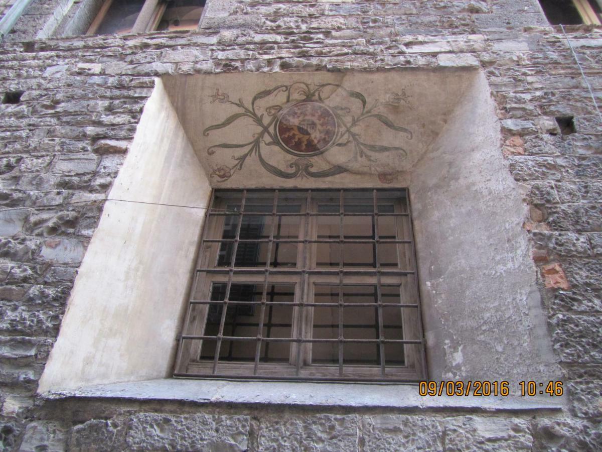 Antica Corte, Bilocale Nel Centro Storico Di Como Lägenhet Exteriör bild